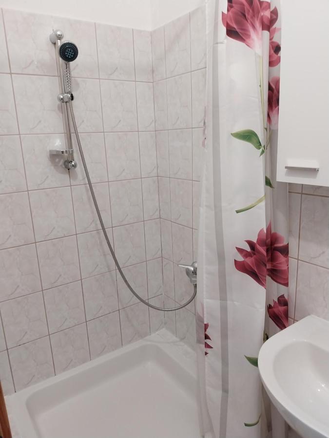 Sobe Kraft 1 Apartman Živogošće Kültér fotó